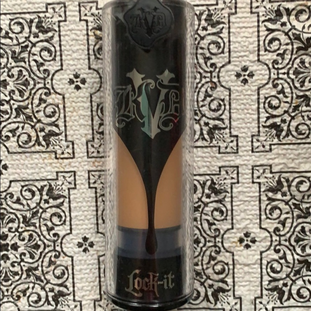 Kat Von D Lock It Foundation (57)